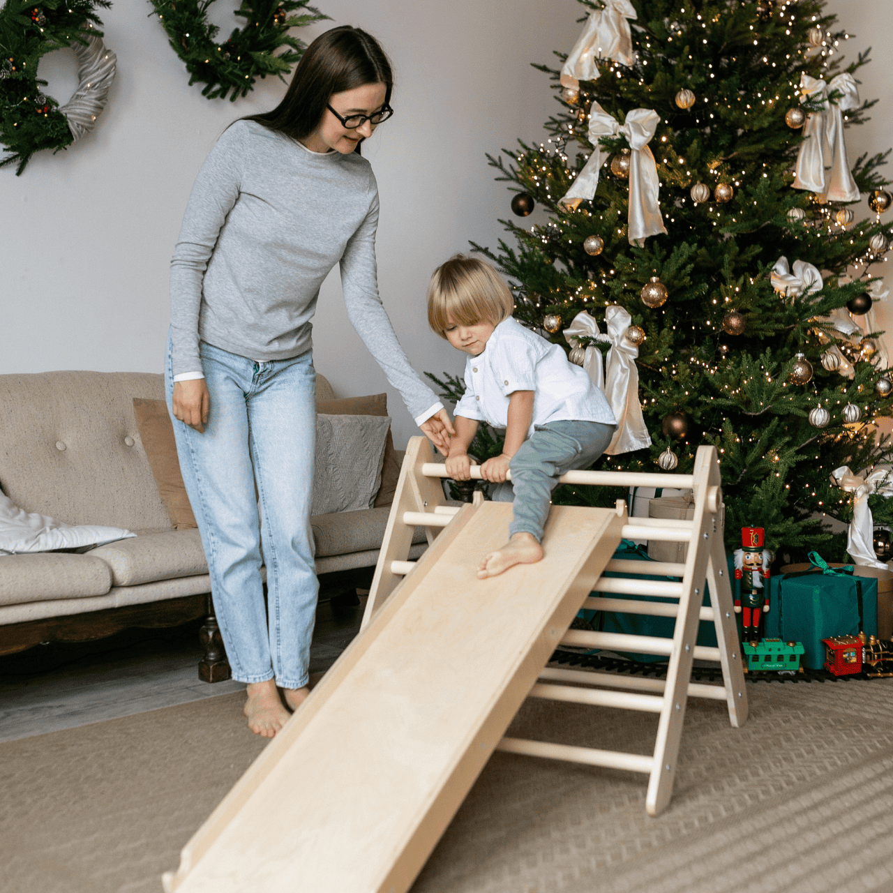 Pikler Driehoek met Dubbelzijdige Plank – Naturel